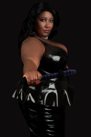 Envie de flirt coquin direct avec un mec à Salon-de-Provence Fatou - rencontre-Ronde-Salon-de-Provence