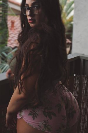 Soirées à Vannes et envies de frisson 🍷🔥 Lorie - rencontre-Teen-Vannes