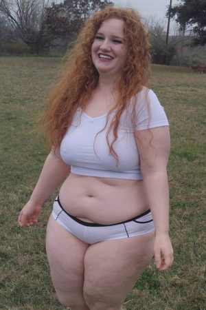 La vague est arrivée Lila - rencontre-Naturiste-Poissy