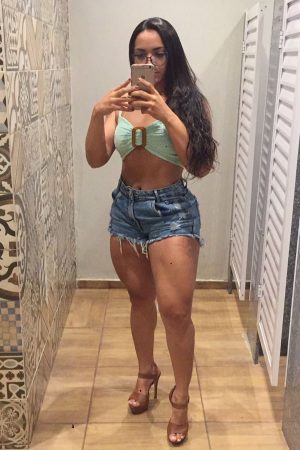 Ça urge, bande de beaux gosses ! Emma - rencontre-Teen-Marseille